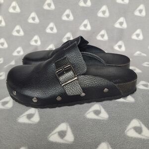 Saint + Sofia Womens Sz 7 Black Leather Studded Clogs Buckle